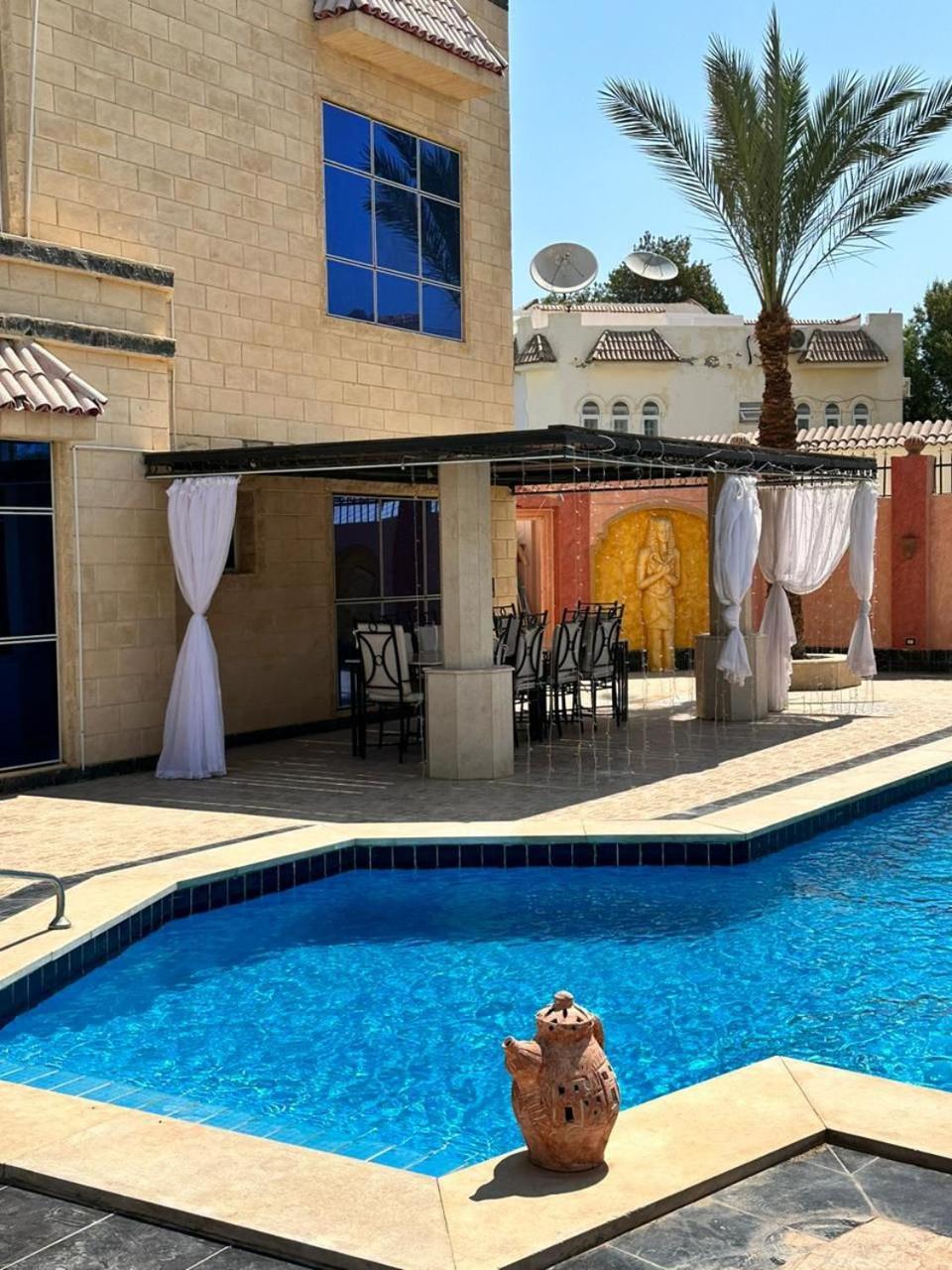 Private In فيلة